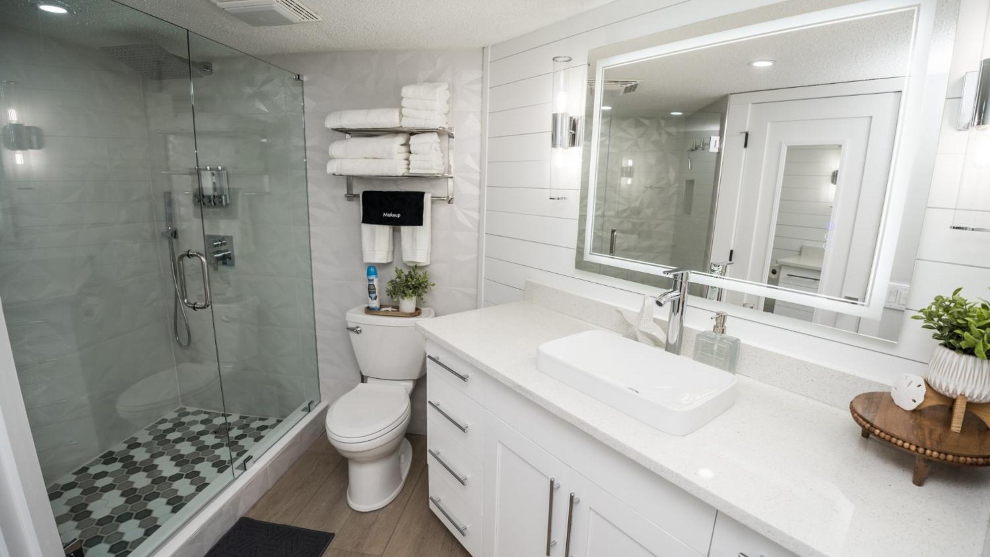 New Rental - 3Br 3Ba Corner Beachfront - 2024 Remodel - 3 Pools, Tiki Hut, Gym, Tennis Панама-Сити Экстерьер фото