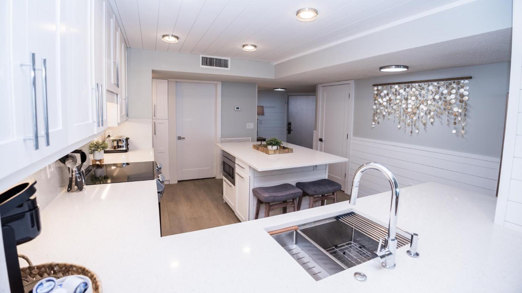 New Rental - 3Br 3Ba Corner Beachfront - 2024 Remodel - 3 Pools, Tiki Hut, Gym, Tennis Панама-Сити Экстерьер фото